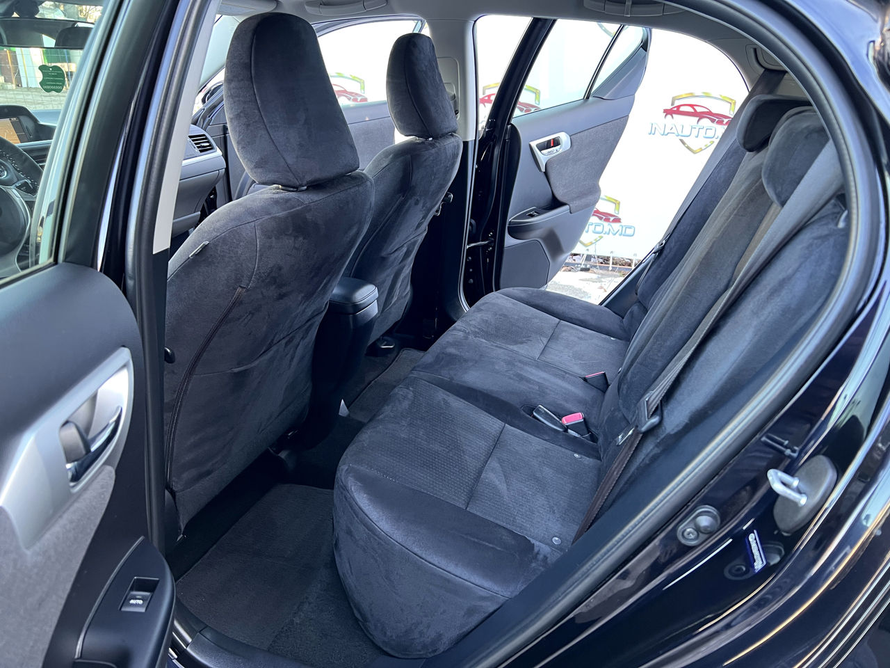 Lexus CT Series фото 10