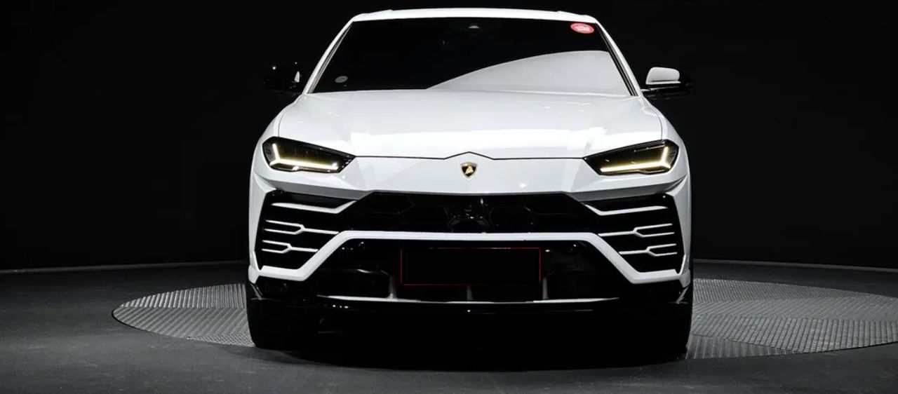 Lamborghini Urus фото 0