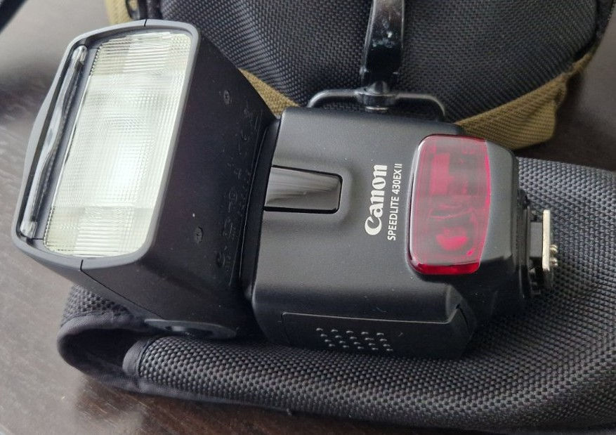 Canon EOS 7D + Canon Speedlite 430EX II Flash +  Canon EF-S 15-85mm Lens + 32Gb CF + Original Bag фото 4