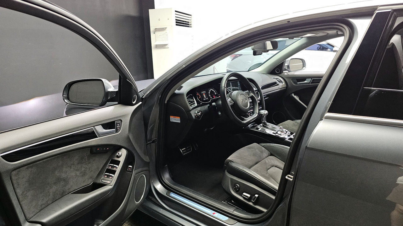Audi A4 фото 4