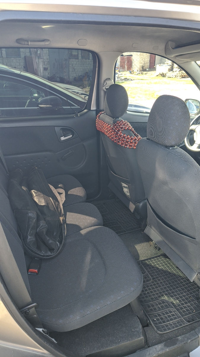 Toyota Yaris Verso foto 4