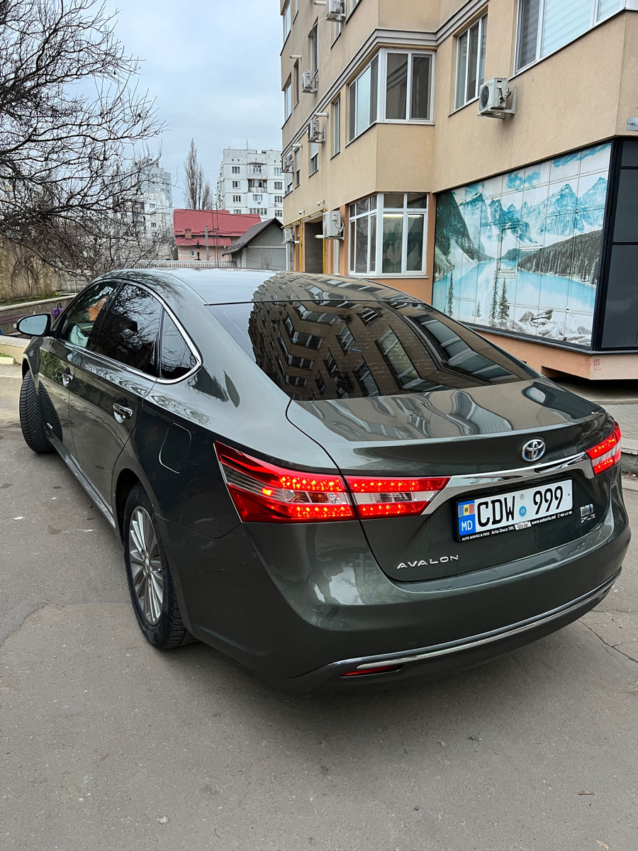 Toyota Avalon 2013 г. с пробегом 268 км, Гибрид, 13500 €