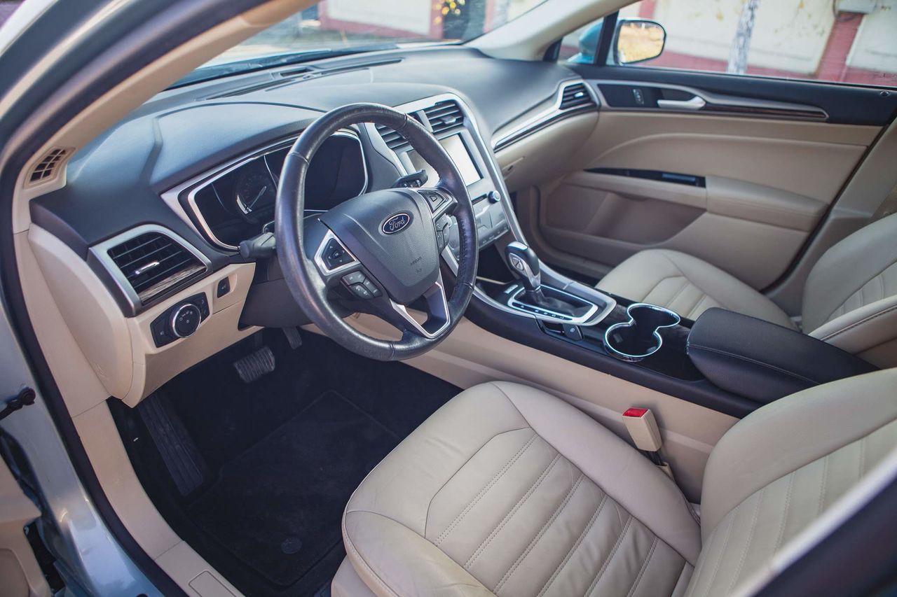 Ford fusion салон
