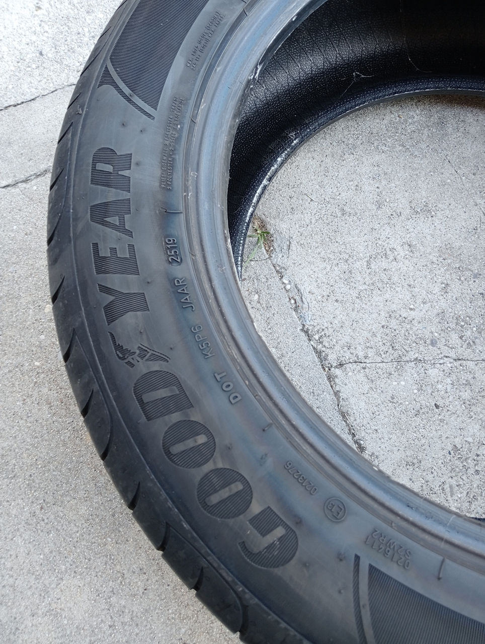 255 55 R19 Goodyear foto 4