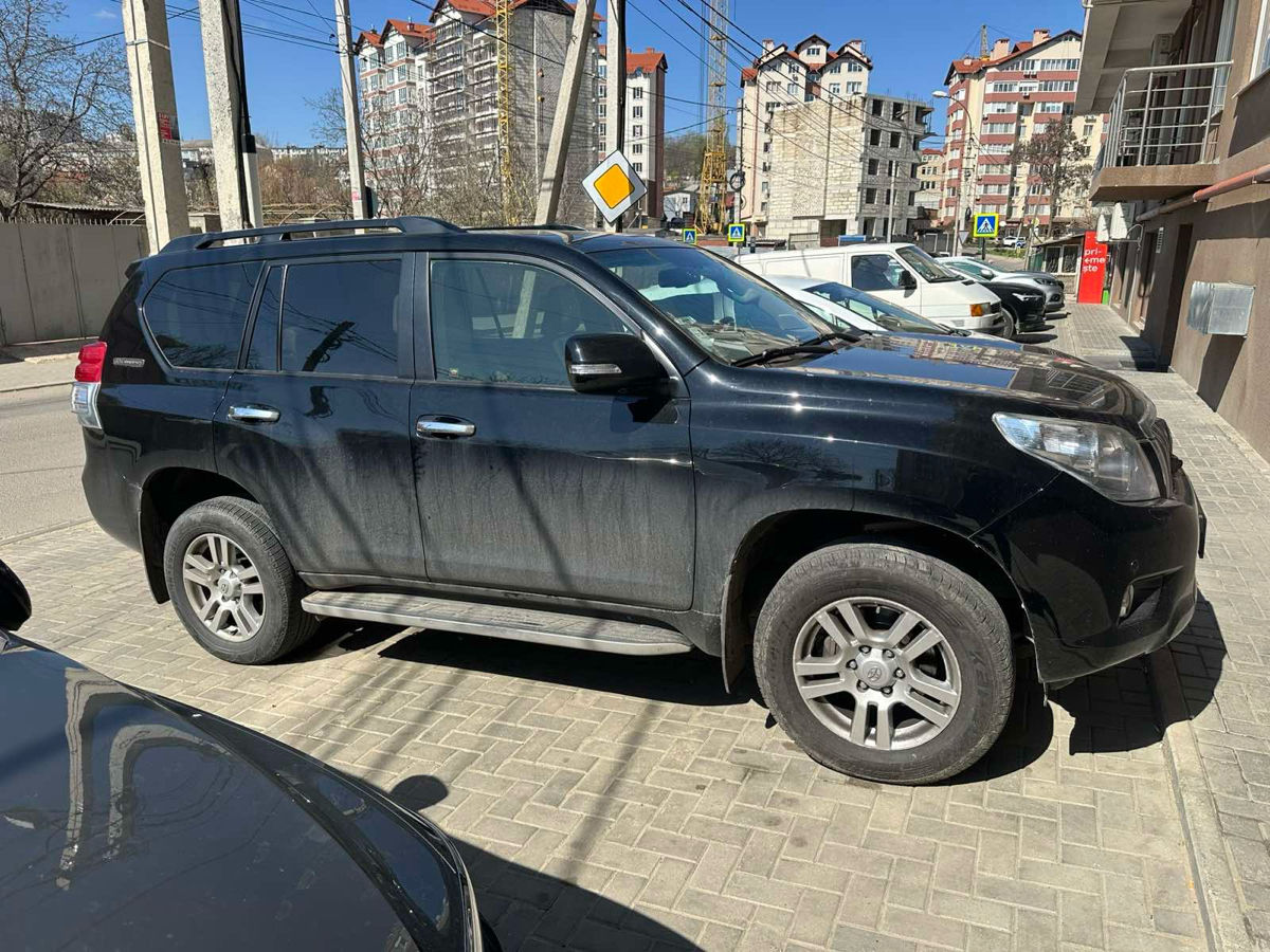 Toyota Land Cruiser Prado фото 2