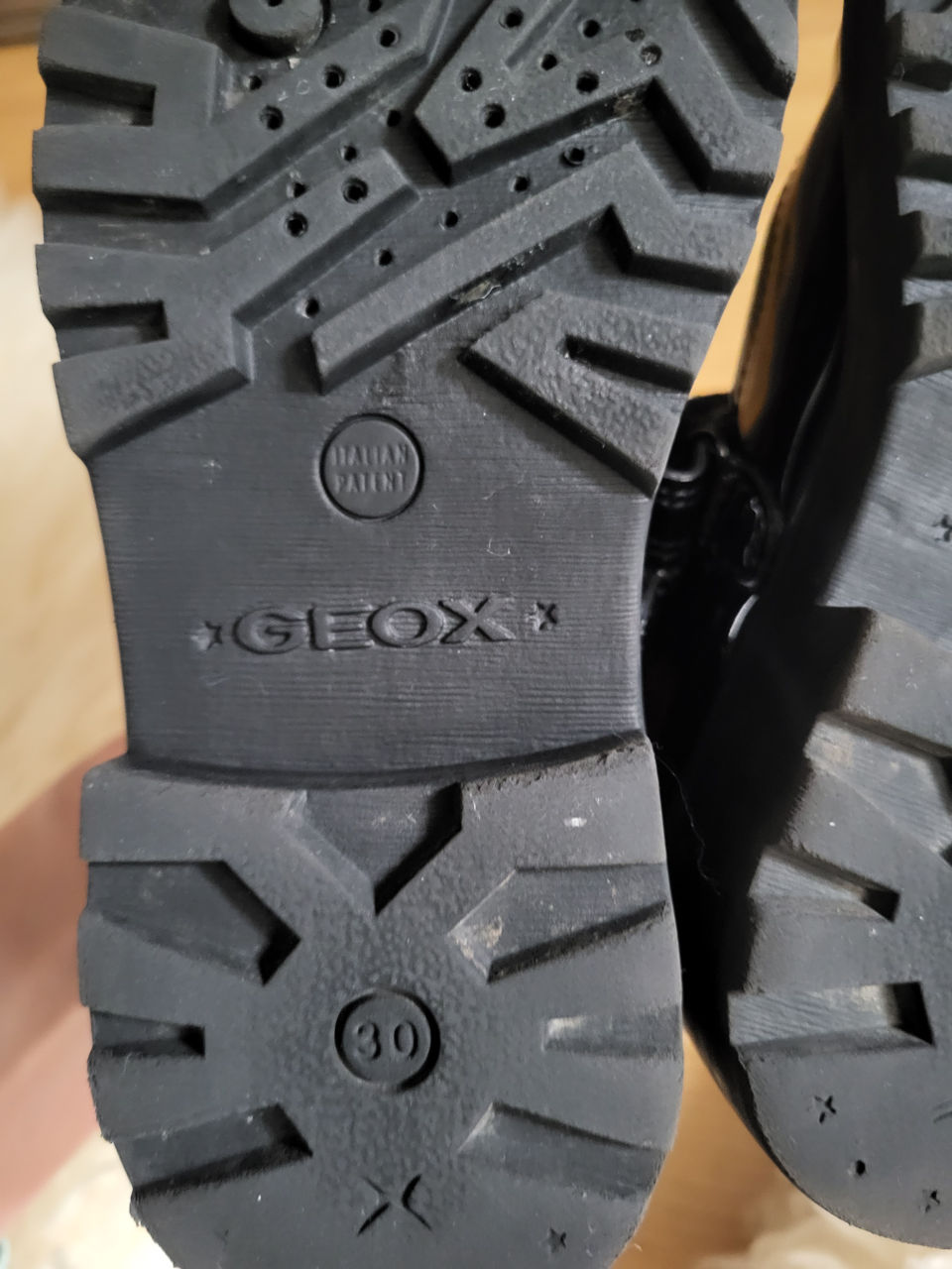 Pantofi din piele,  stare ideala, marca Geox foto 3