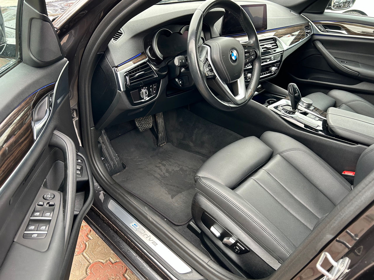 BMW 5 Series foto 6