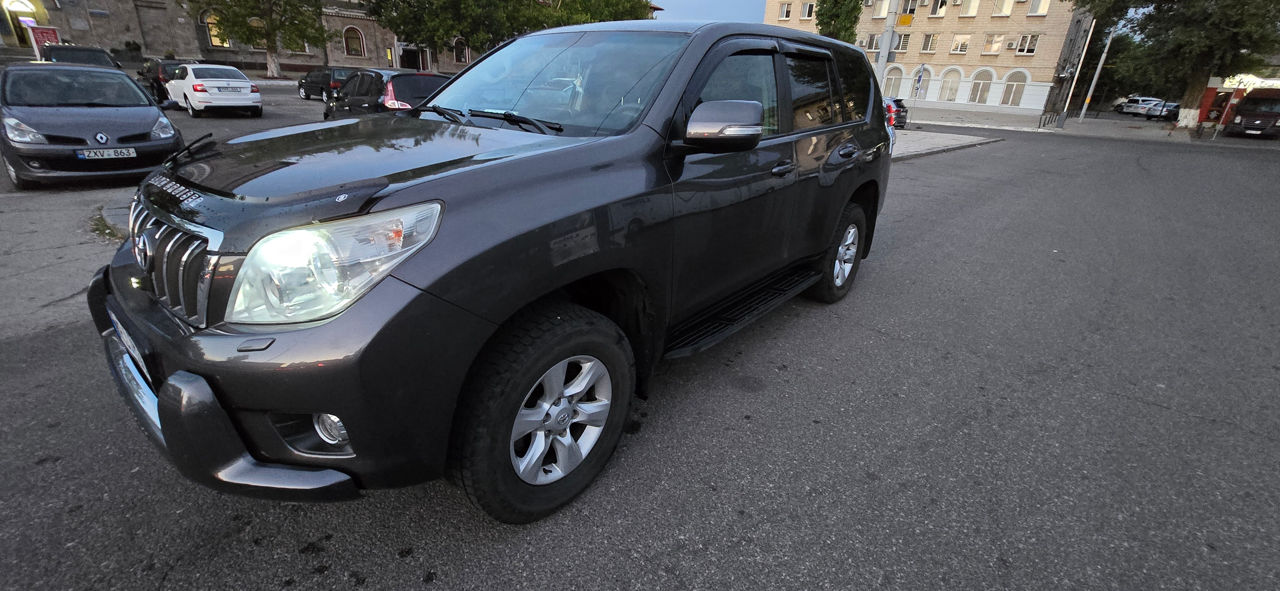Toyota Land Cruiser Prado фото 2