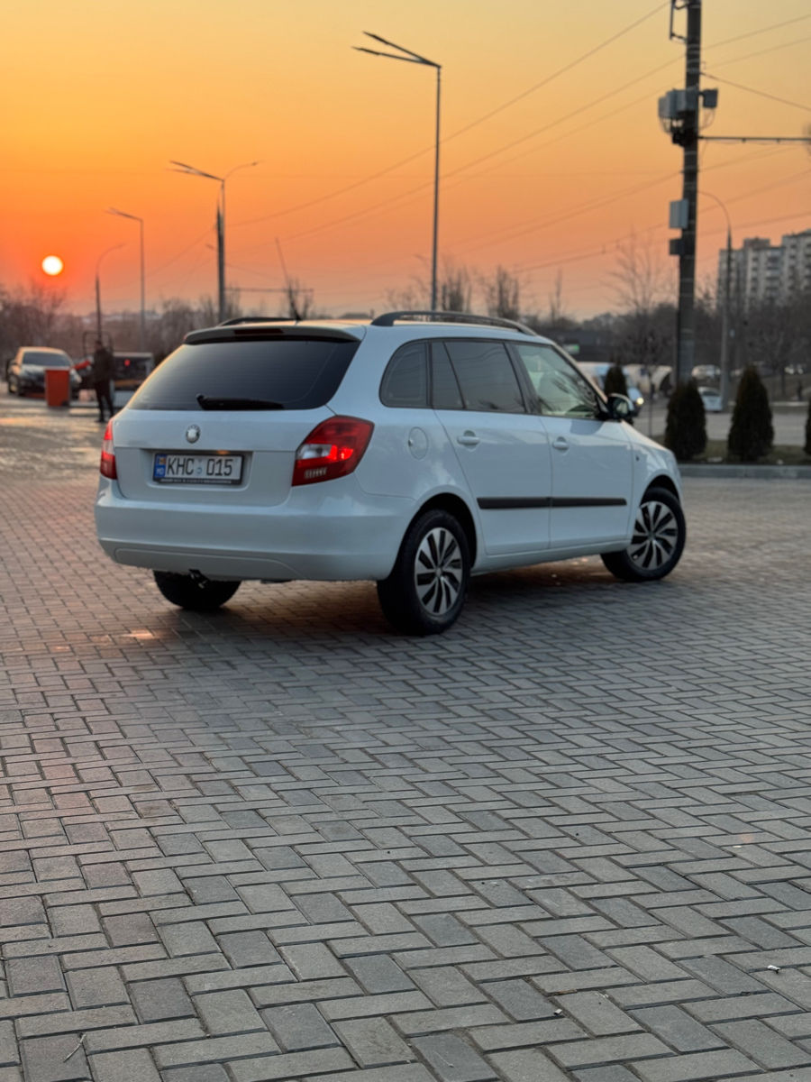 Skoda Fabia foto 2