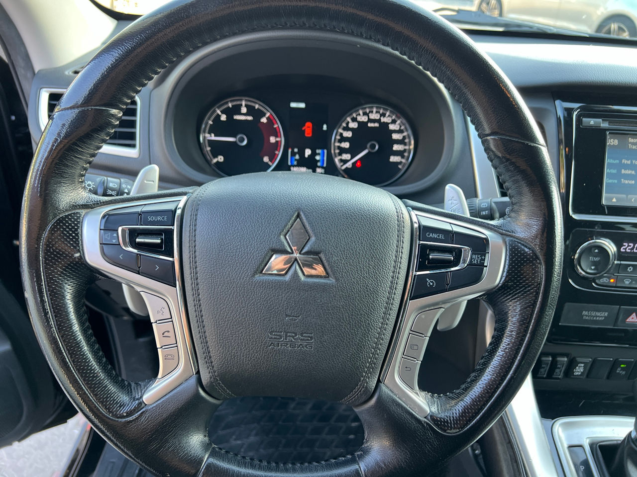 Mitsubishi Pajero Sport foto 8