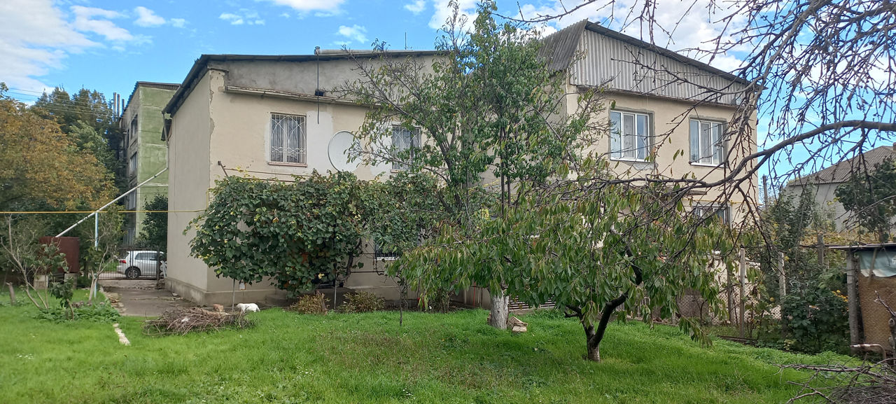 Spre vinzare casa cu suprafata de 90 m.p in s.Roscani. foto 2