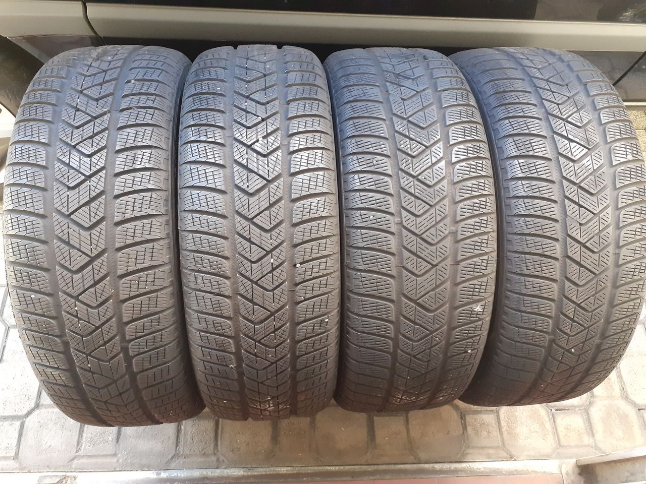 235 65 R17 Pirelli