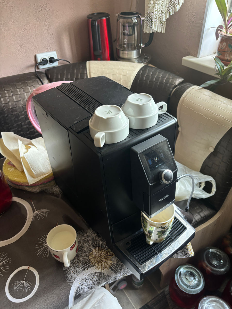 Продам кофе машину работае хорошо  foto 1