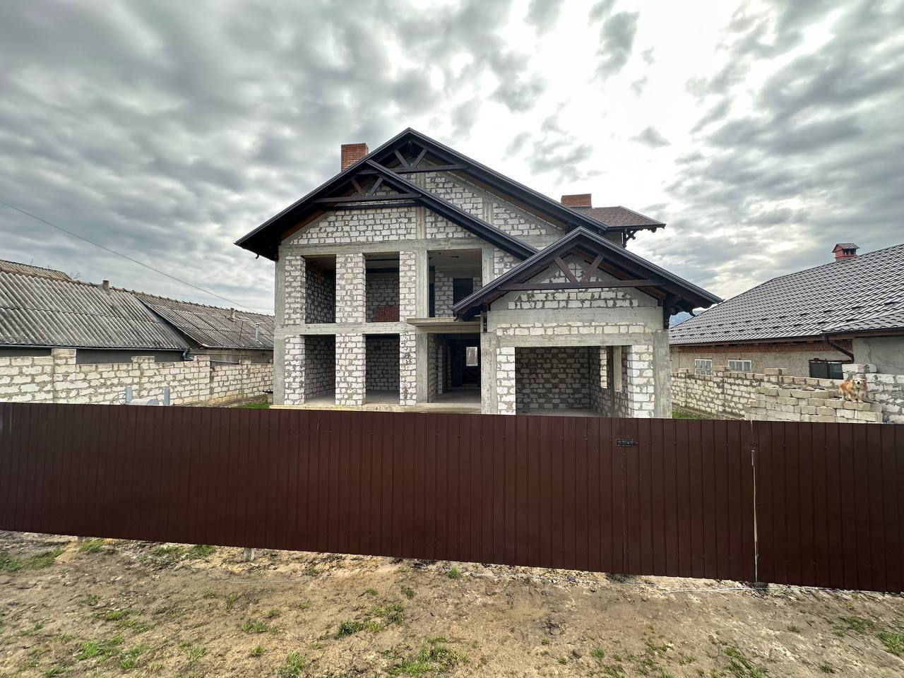 Casă spre vânzare cu 5 camere, 210 m2 în Suburbie, Straseni foto 0