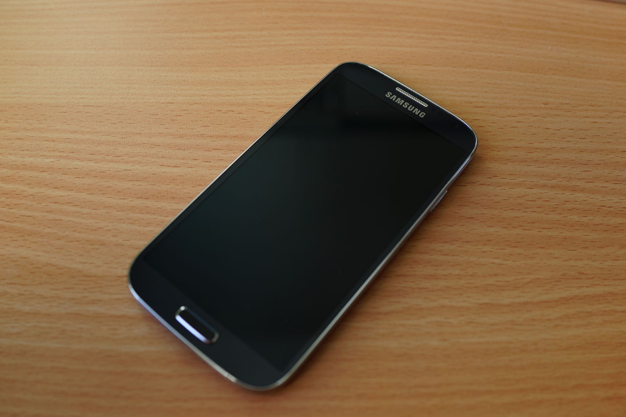 Samsung Galaxy S4 GT-I9505 - 150 евро.