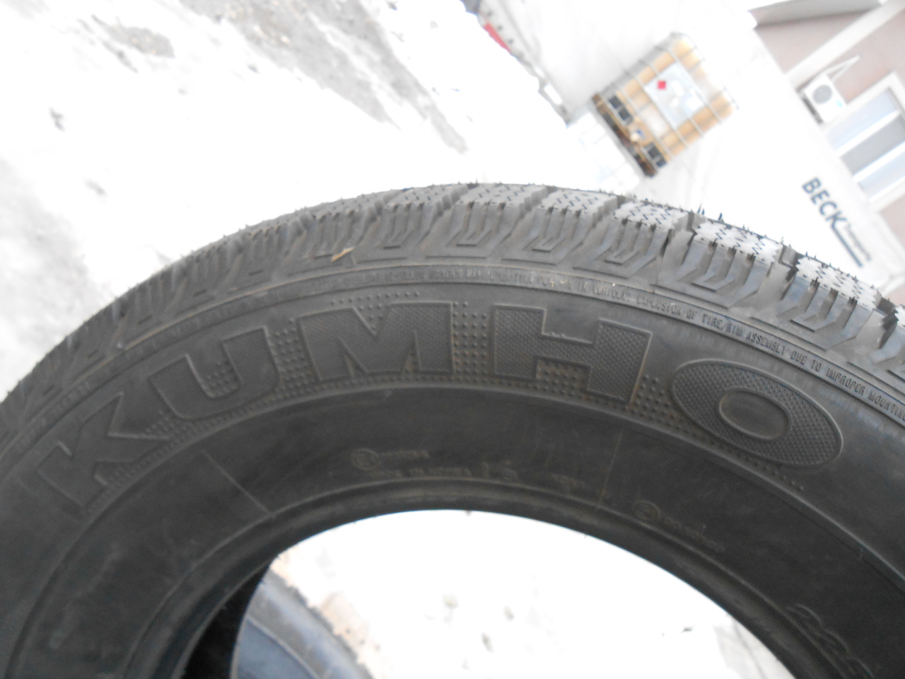 225/70 R15C Kumho