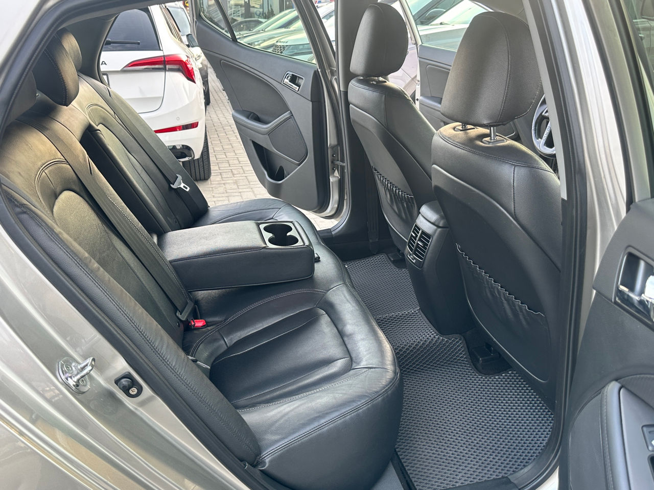 KIA Optima foto 15