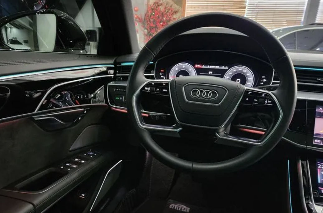 Audi A8 foto 8