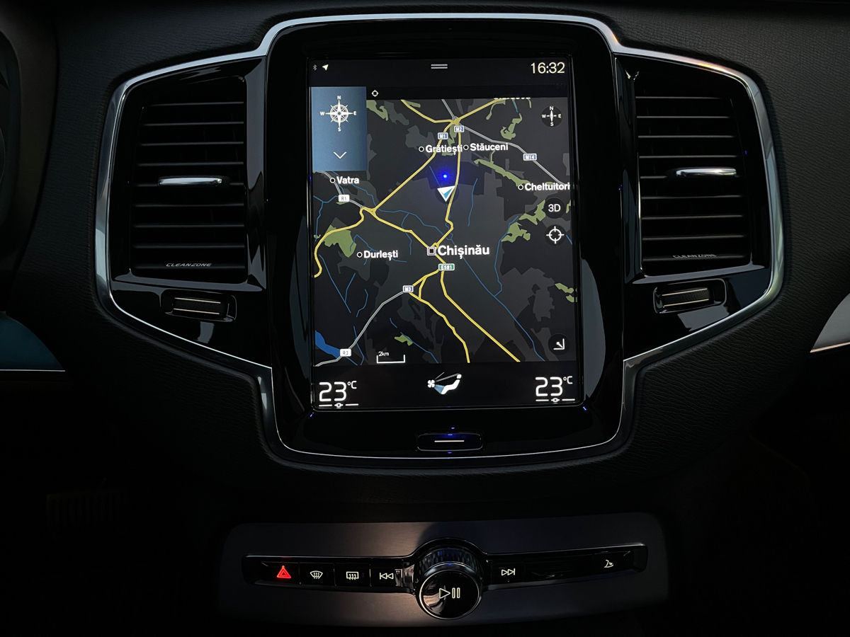 Volvo XC90 foto 12