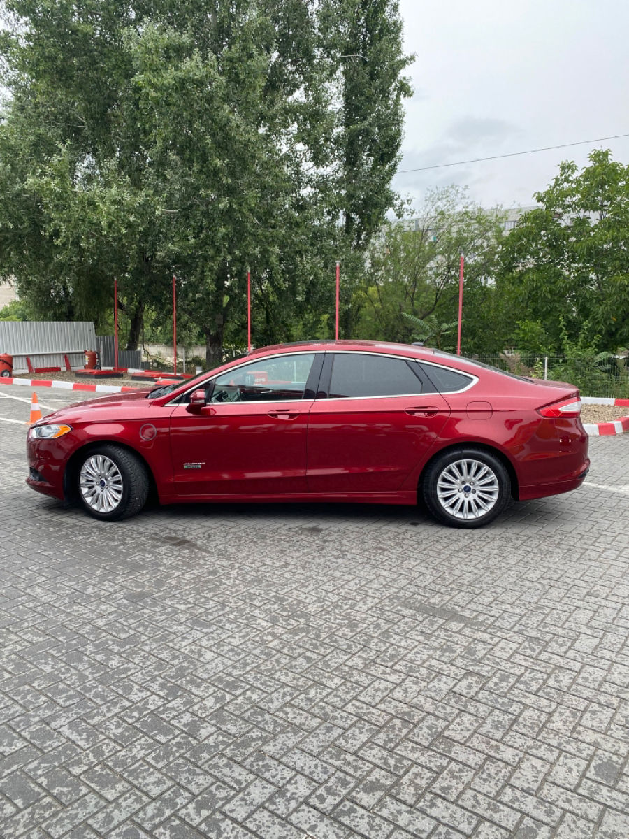 Ford Fusion foto 2