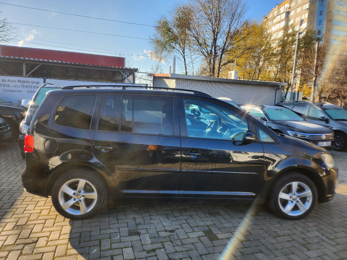 Volkswagen Touran foto 10