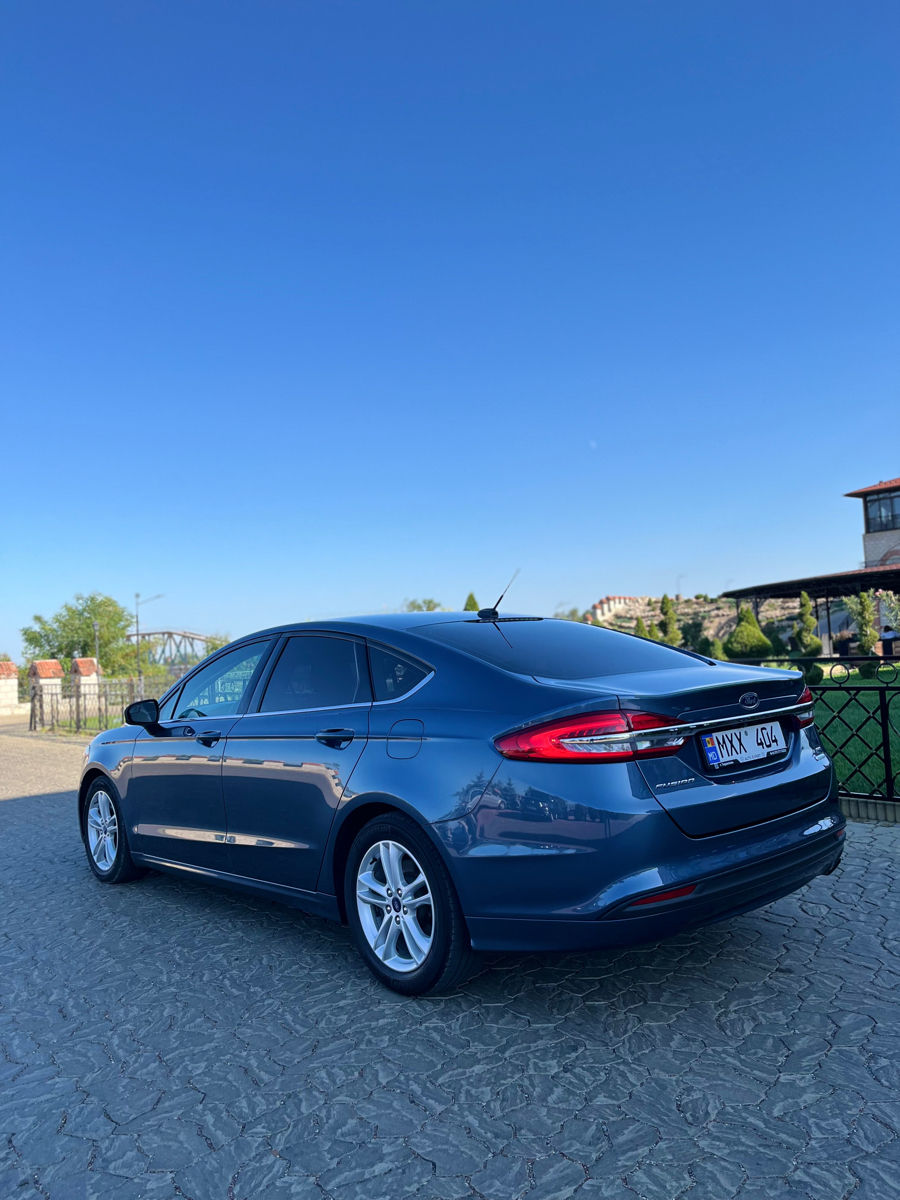 Ford Fusion foto 1