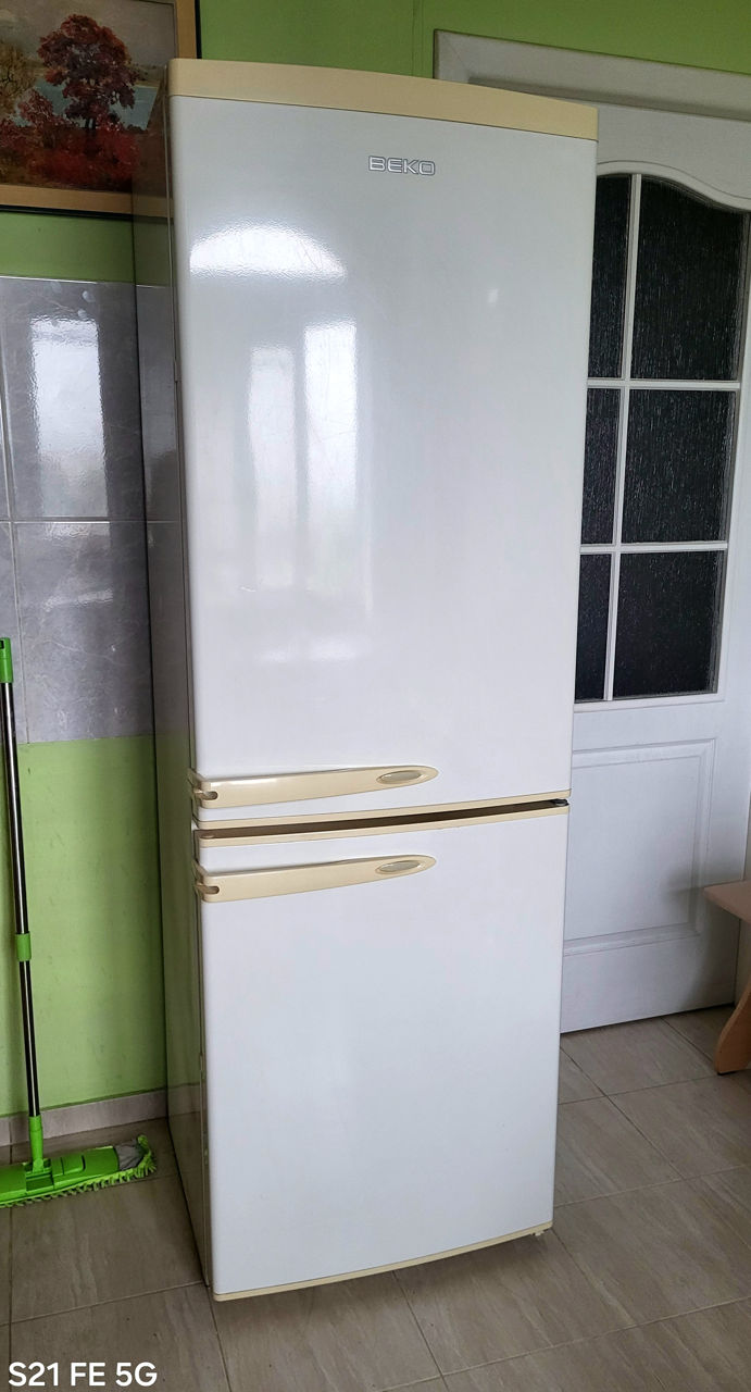 Двухкамерный холодильник Beko фото 0