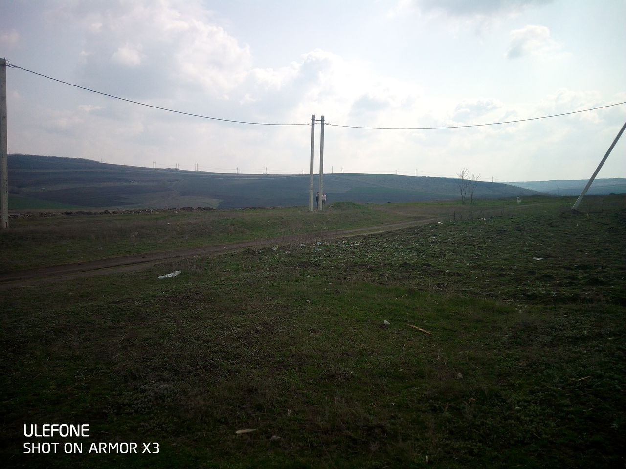 Teren de construcție Sîngera-Dobrogea lîngă mănăstire cu fața spre iaz foto 2