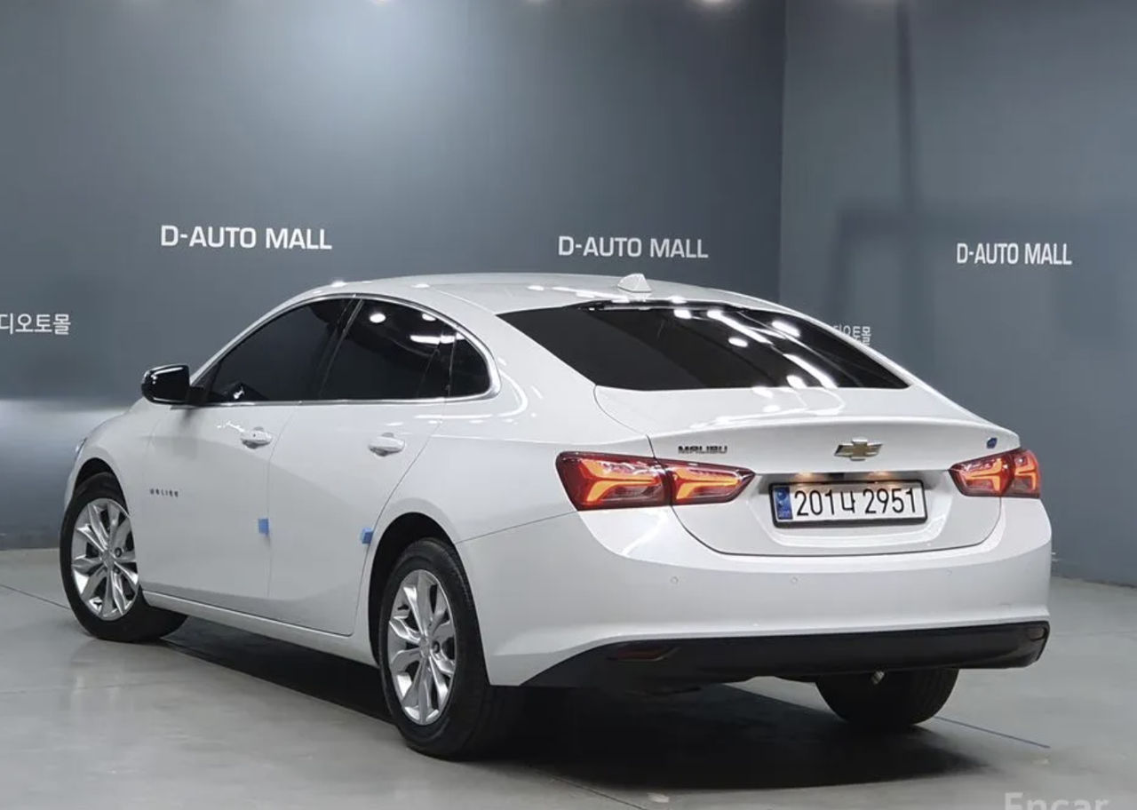 Chevrolet Malibu foto 2