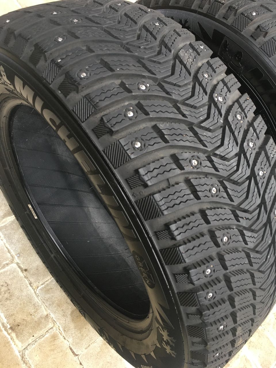 R 17 235-55 Michelin