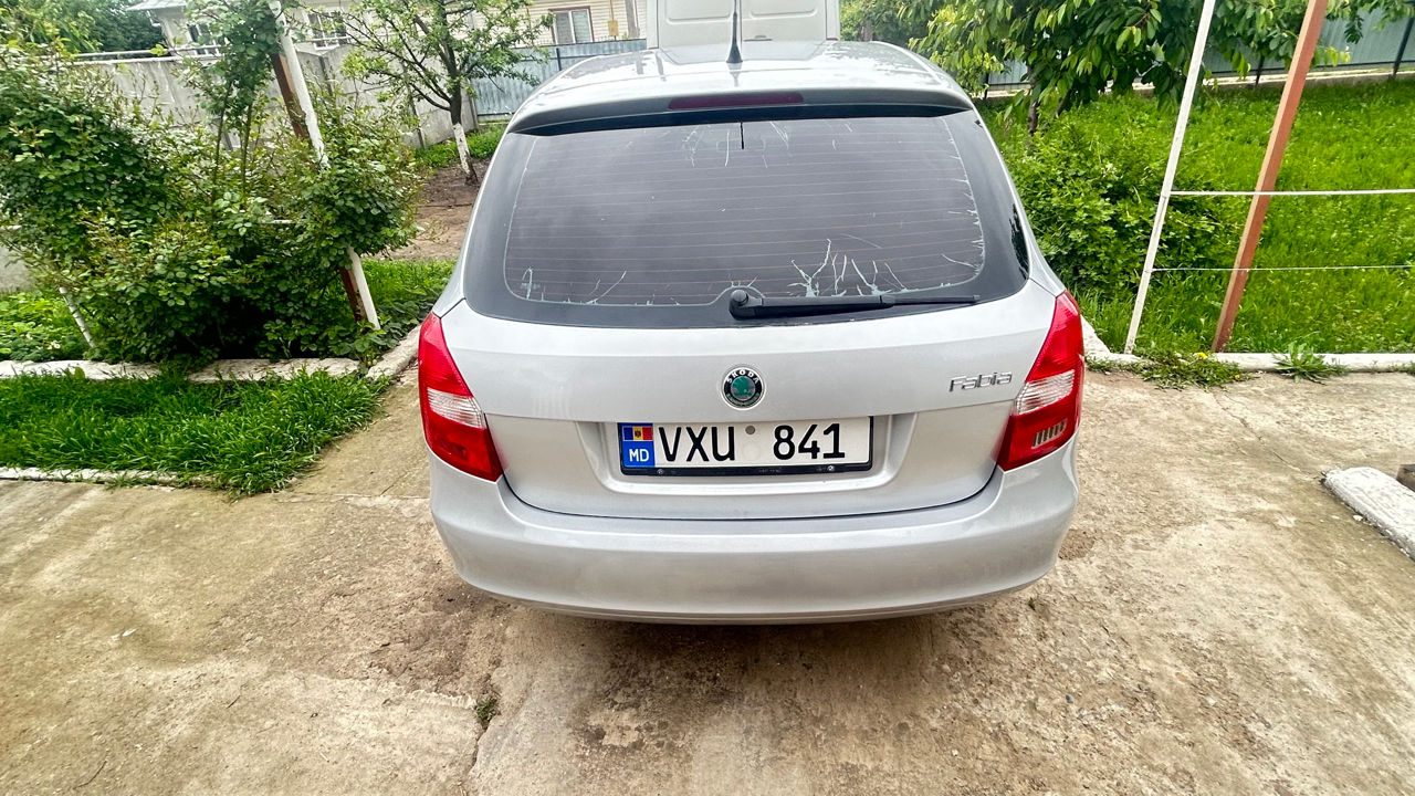 Skoda Fabia фото 3