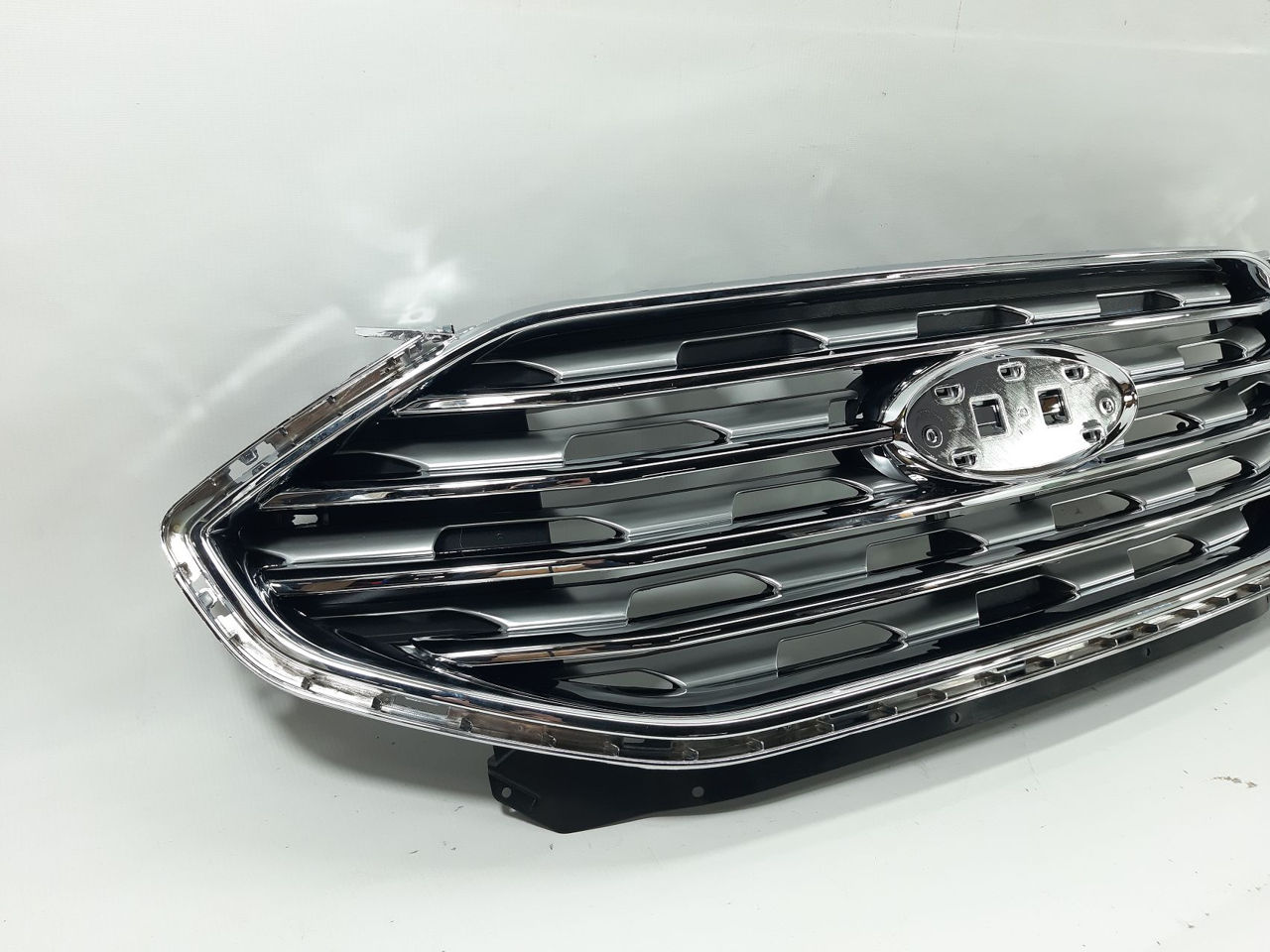 Grila radiatorului Ford Edge 2019-2024 KT4Z-8200-AA foto 2