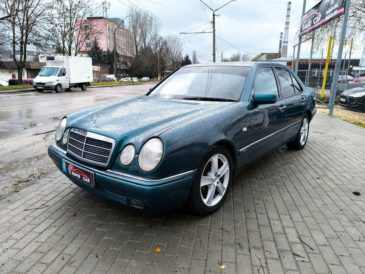 Mercedes E-Class foto 1