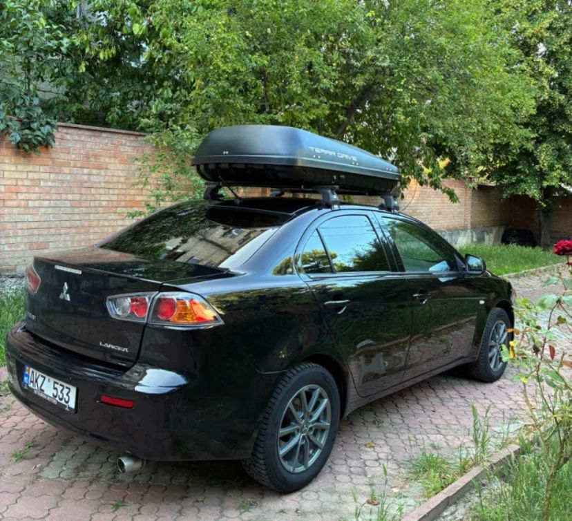 Mitsubishi Lancer foto 3