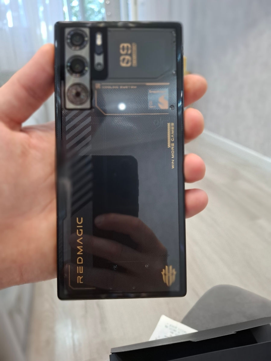 Redmagic 9 Pro 16/512gb, 10/10 гарантия Darwin + Страхование от краж и разбития  фото 1