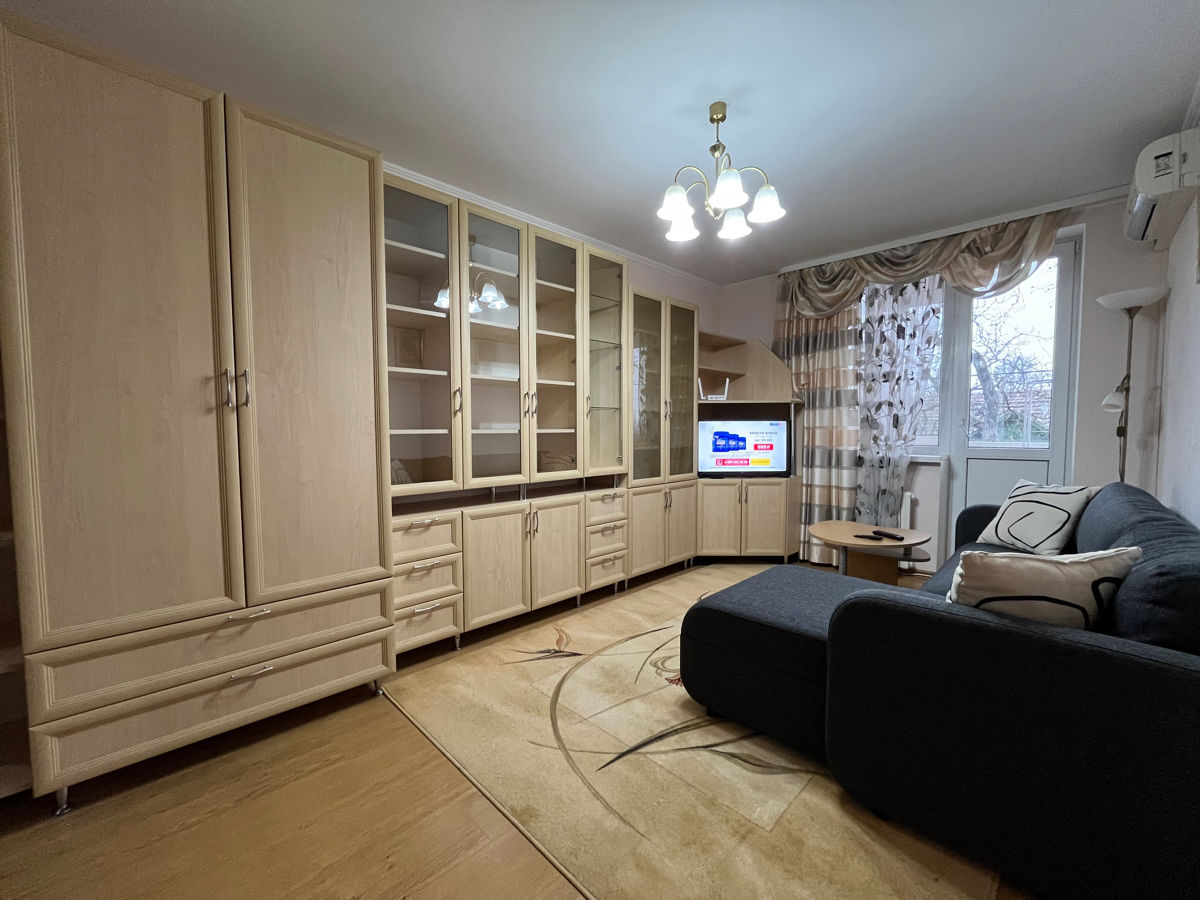 Apartament cu 2 camere, 45 m², Buiucani, Chișinău foto 0