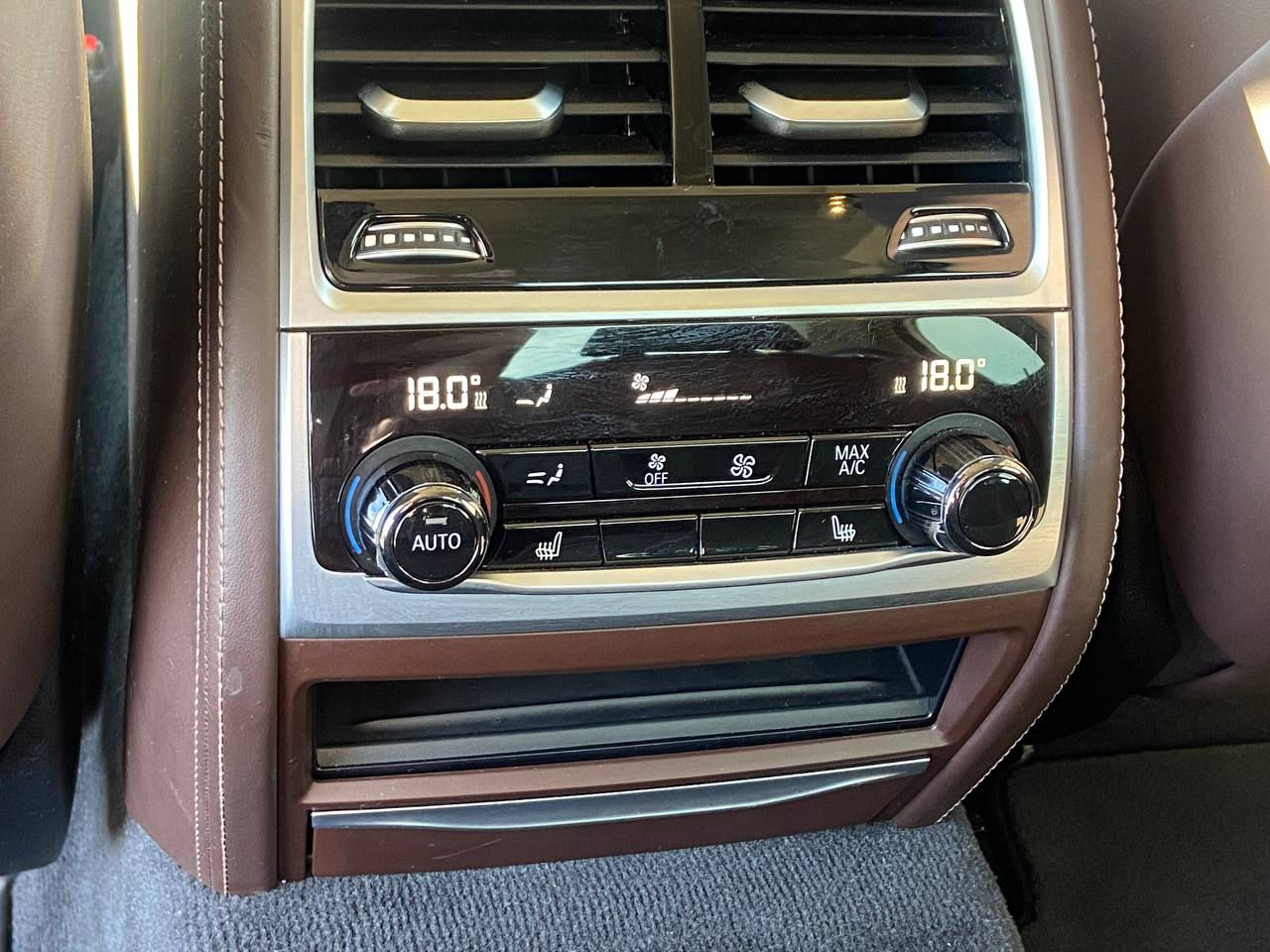 BMW 7 Series foto 16