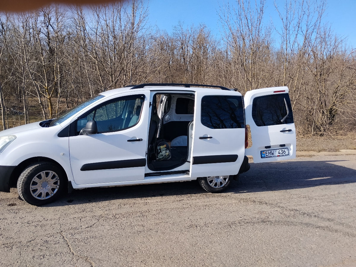 Citroen Berlingo an. 2014 cu rulaj 220500 km, Diesel, 5050 €