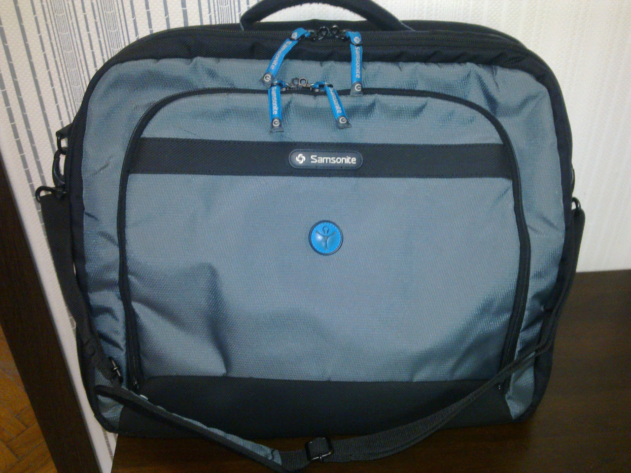 Фирменная сумка от samsonite