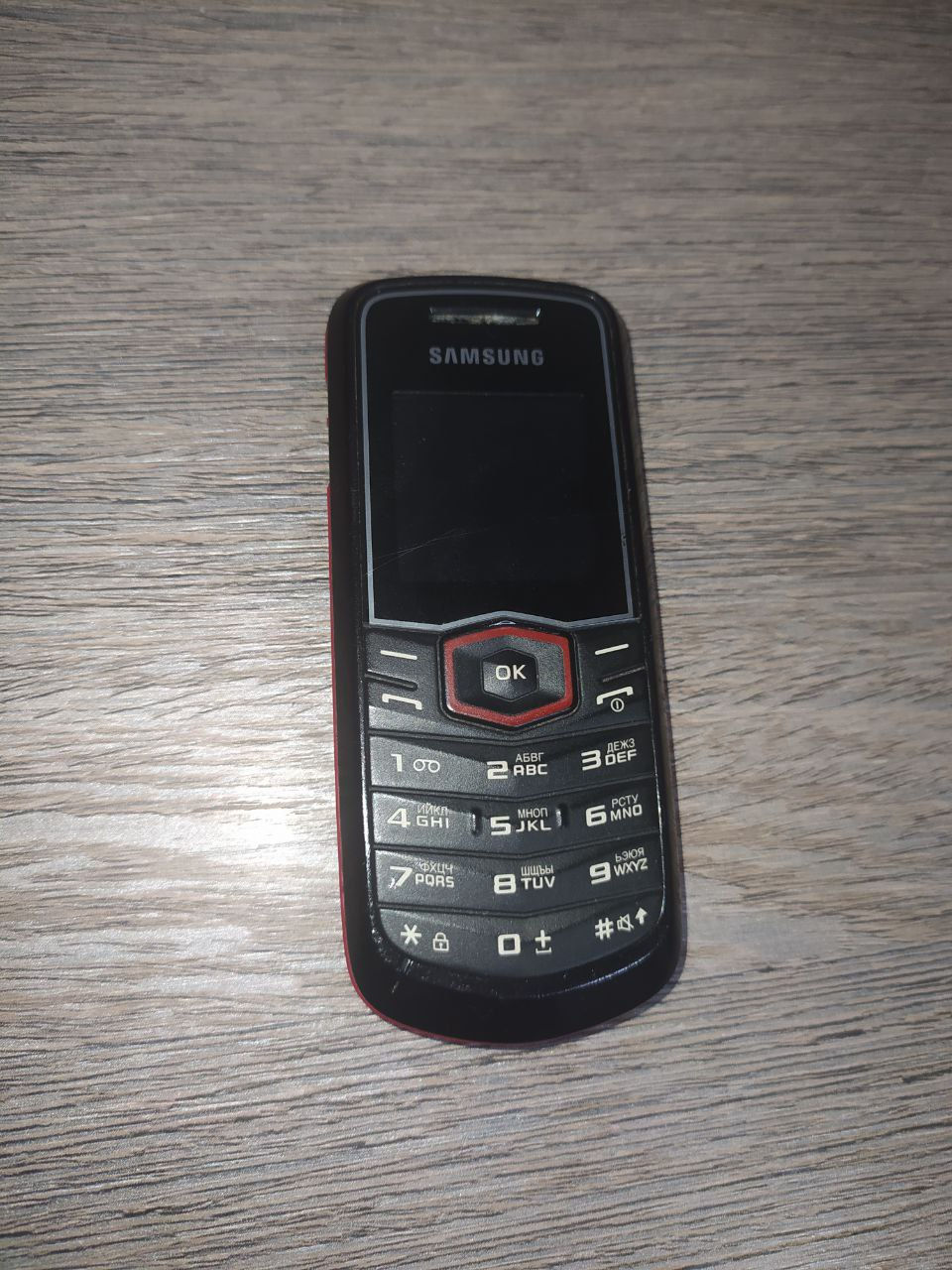 Продам телефон Samsung GT-E1080(red)