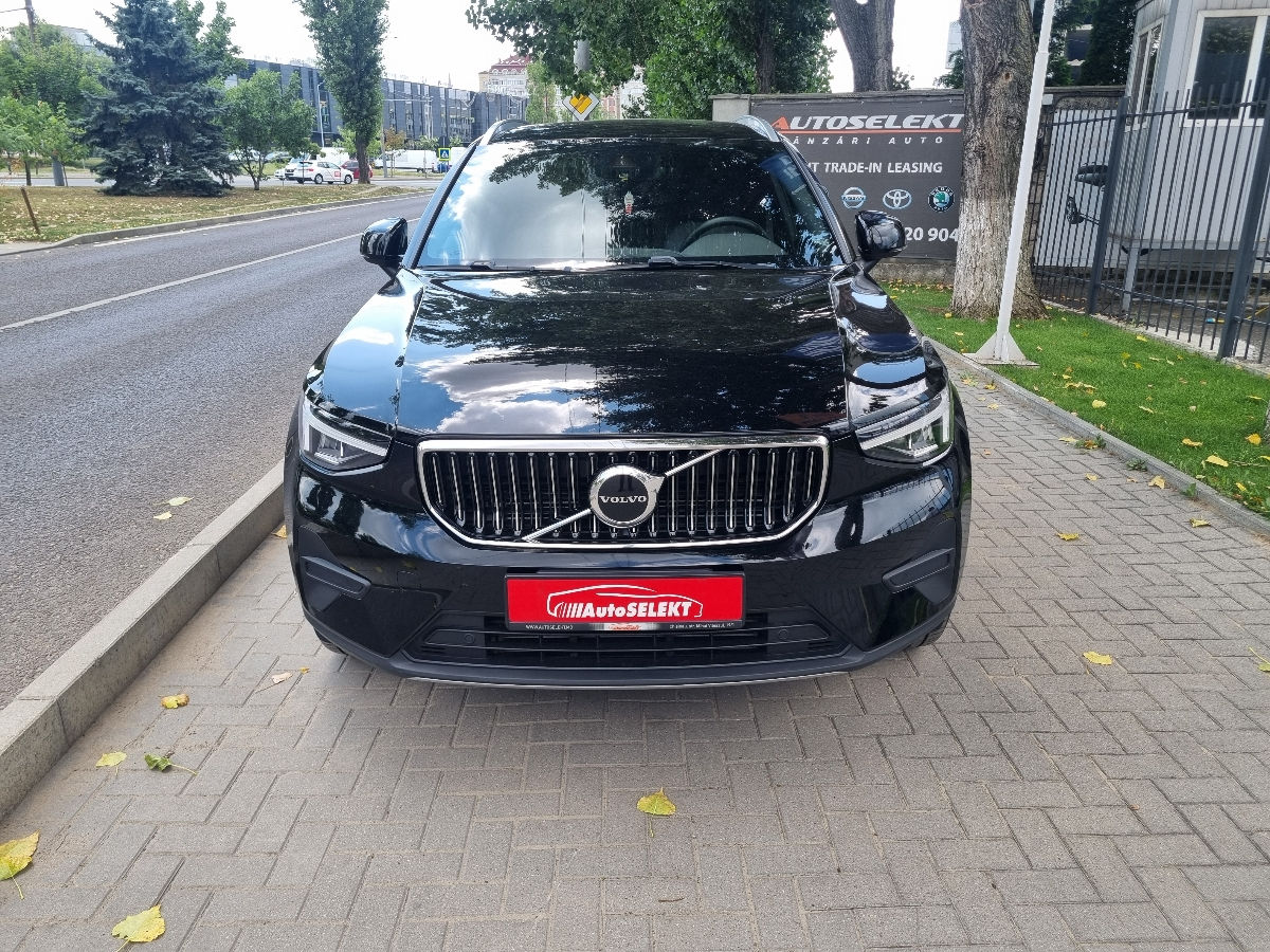 Volvo XC40 2023 photo 2