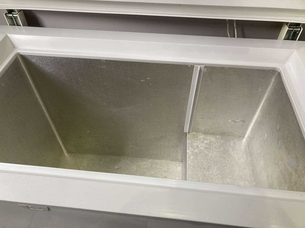 Congelatoare de tip lada Liebherr si Privileg foto 1