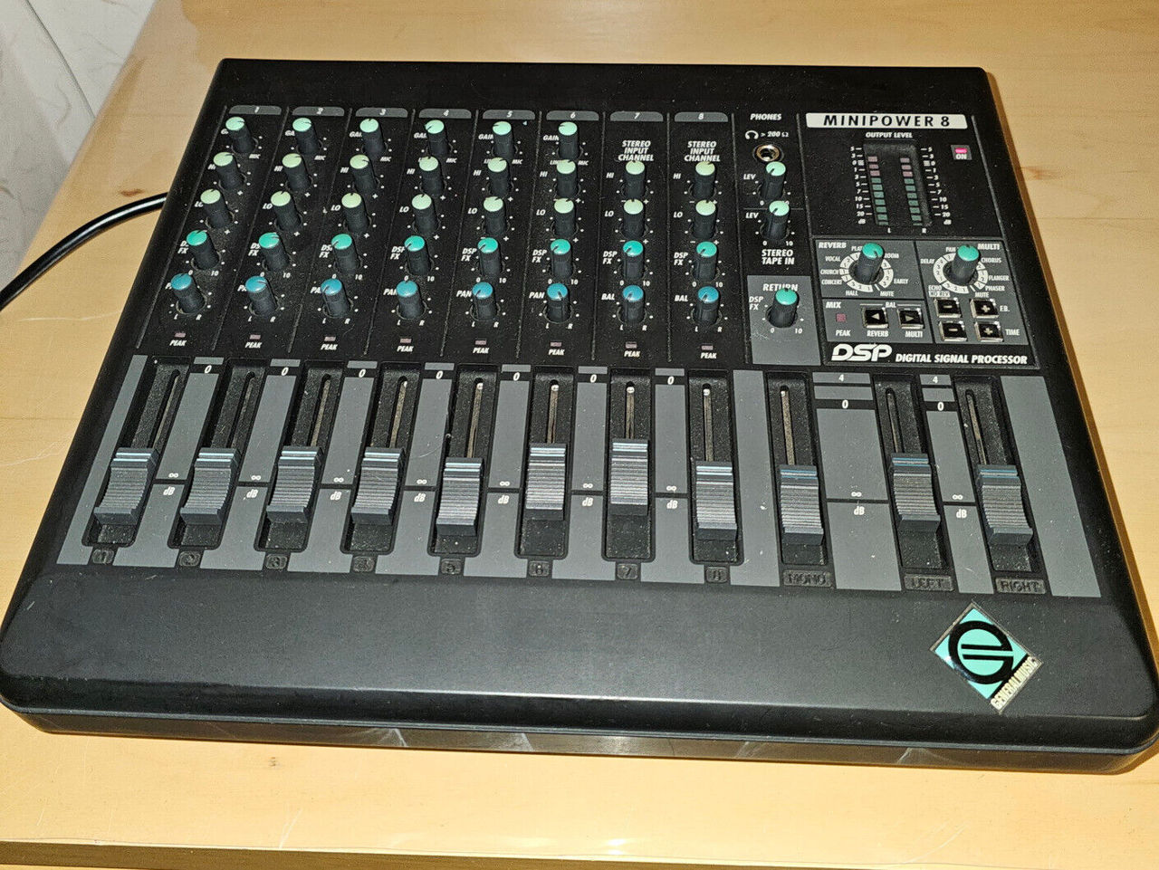 Активный пульт "Generalmusic Mini Power 8" - 200 Евро foto 0