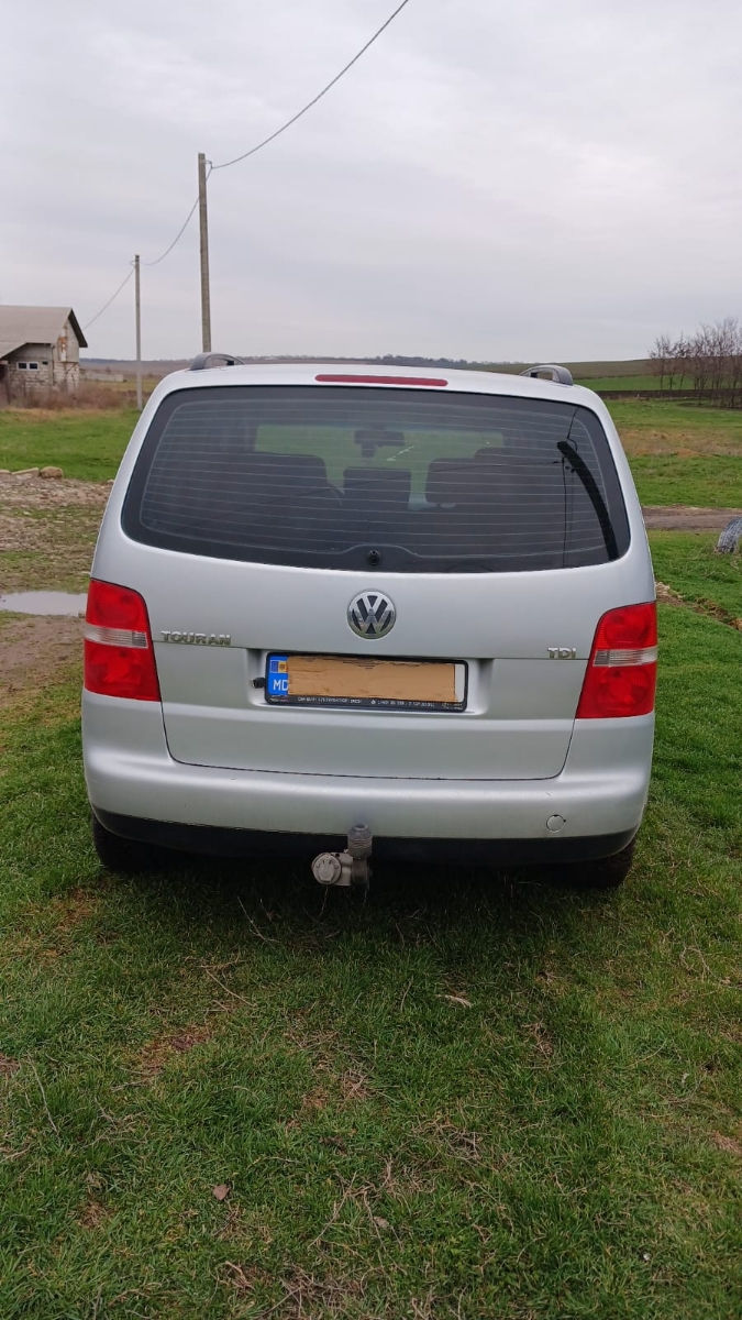 Volkswagen Touran фото 2