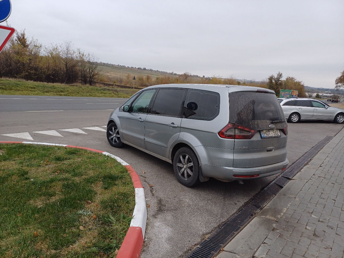 Ford Galaxy фото 5