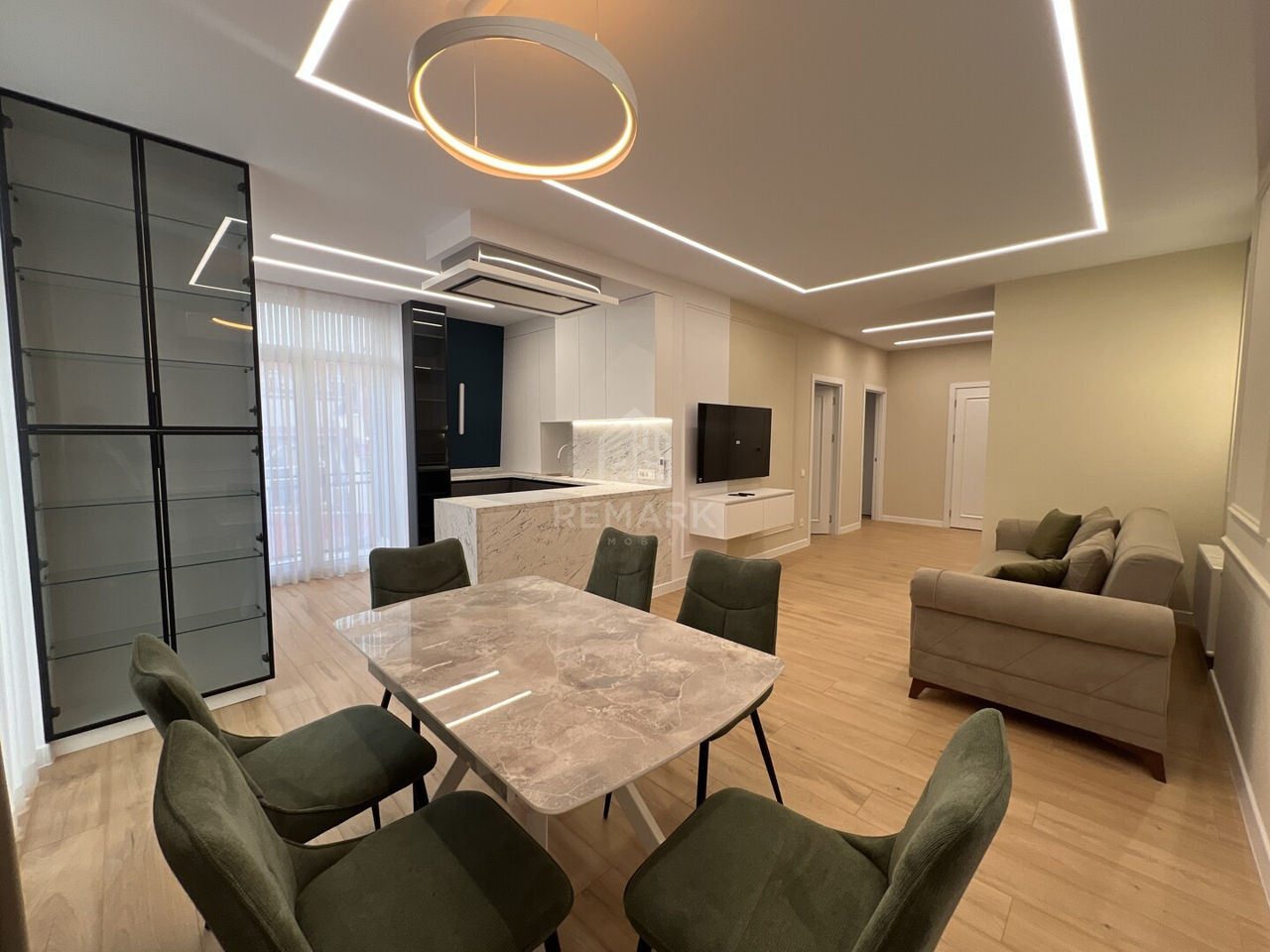 Apartament cu 3 camere, 80 m², Centru, Chișinău foto 0