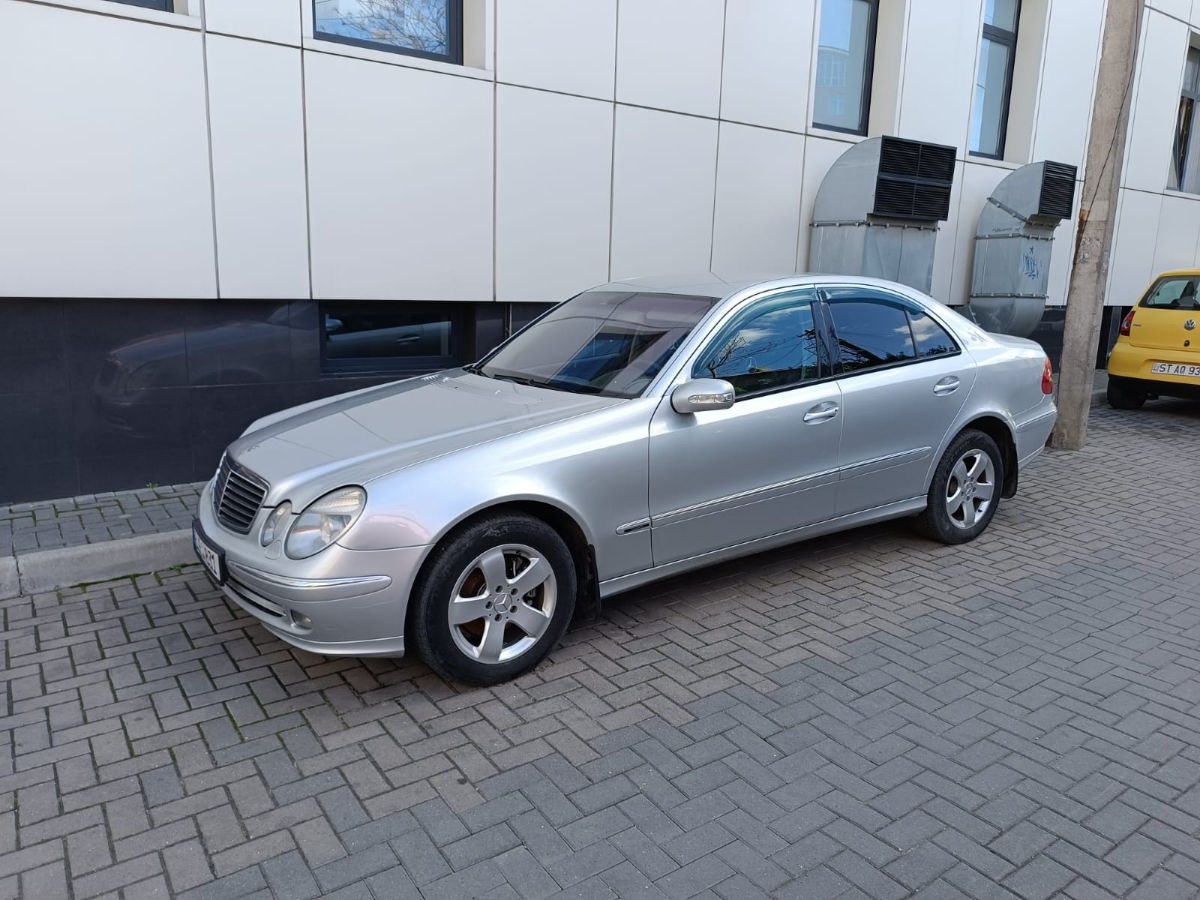 Mercedes E-Class foto 1