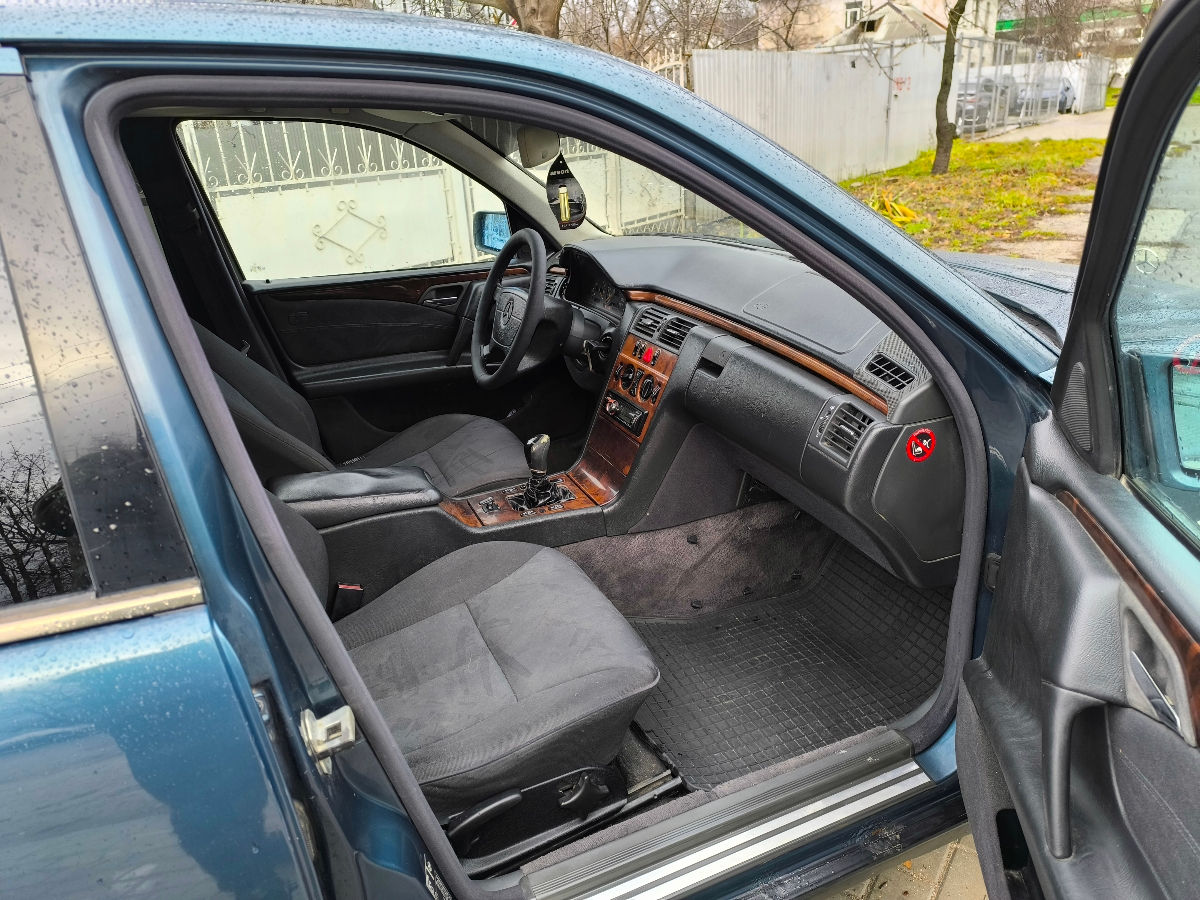Mercedes E-Class foto 11