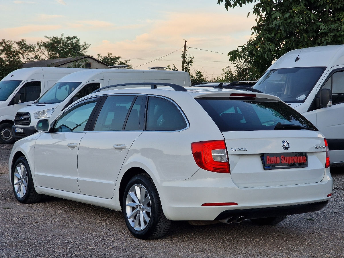 Skoda Superb foto 3