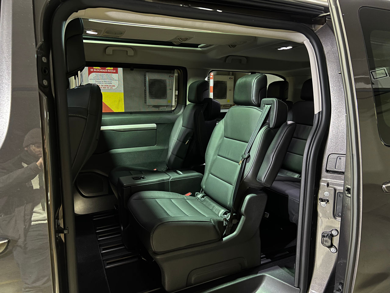 Peugeot Traveller foto 11